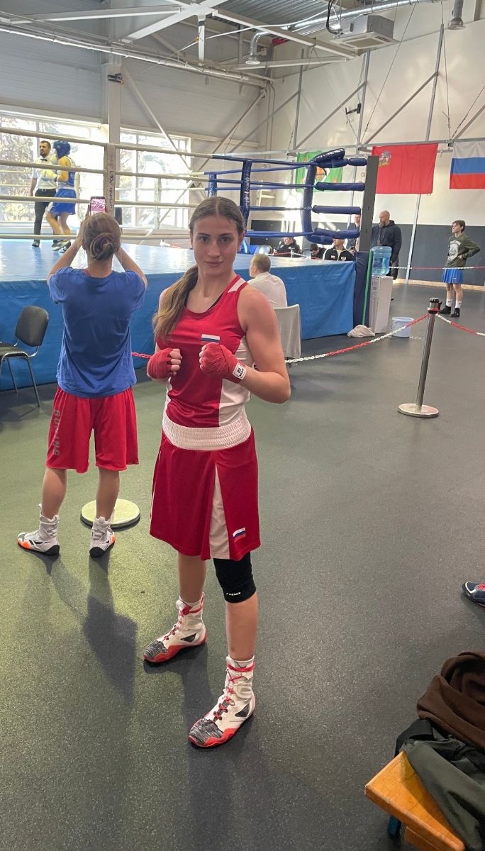 Спортсменка из Сергиева Посада Кристина Григорьева вышла в финал Первенства Московской области по боксу среди девочек 15-16 лет